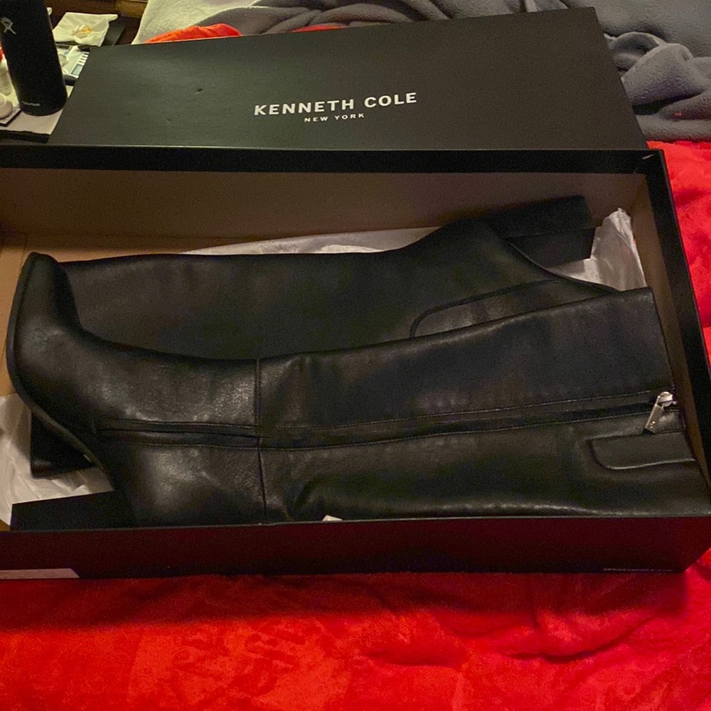 New Jaxon Kenneth Cole New York Knee High Boots Black Leather Zip up.